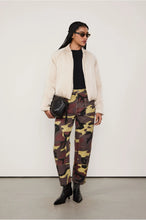 Load image into Gallery viewer, JAQUETA DE NYLON TOQUE ACETINADO

