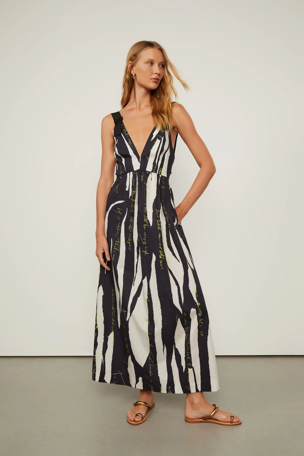 VESTIDO LONGO LETTERING