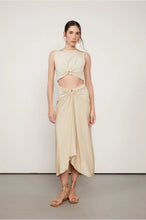 Load image into Gallery viewer, TOP + SAIA JERSEY PIERCING
