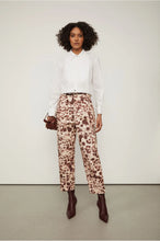 Load image into Gallery viewer, CALCA LEA EST ONCA PARDA CAFEV
