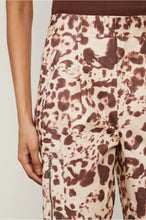 Load image into Gallery viewer, CALCA LEA EST ONCA PARDA CAFEV
