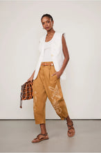 Load image into Gallery viewer, CALCA OVER BORDADO RAFIA
