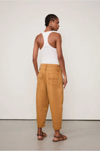 Load image into Gallery viewer, CALCA OVER BORDADO RAFIA
