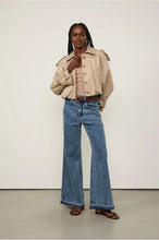 Load image into Gallery viewer, CALÇA JEANS BOLSOS FOLK
