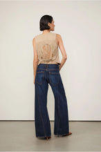 Load image into Gallery viewer, CALÇA JEANS RETA RECORTE LATERAL CINTURA
