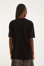 Load image into Gallery viewer, T-SHIRT MEDIA ONCA ESMERALDA PRETA
