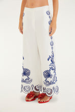 Load image into Gallery viewer, CALCA LENCO BORDADO SONHO DO MAR
