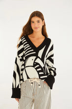 Load image into Gallery viewer, PULL TRICOT DECOTE V TUCA LEGAL
