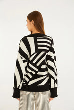 Load image into Gallery viewer, PULL TRICOT DECOTE V TUCA LEGAL

