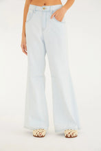Load image into Gallery viewer, CALCA JEANS MEDIA BOCA LARGA

