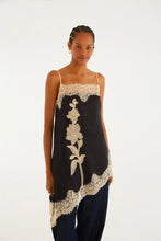 Load image into Gallery viewer, VESTIDO TUNICA ARTESANAL FLORAL RENDA
