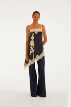 Load image into Gallery viewer, VESTIDO TUNICA ARTESANAL FLORAL RENDA
