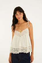 Load image into Gallery viewer, BLUSA ARTESANAL RENDA
