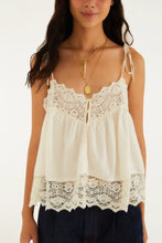 Load image into Gallery viewer, BLUSA ARTESANAL RENDA
