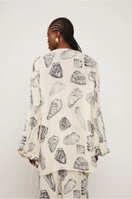 Load image into Gallery viewer, CAMISA OVERSIZED + CALCA DE GEORGETTE ESTAMPADO SET
