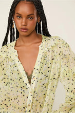 Load image into Gallery viewer, CAMISA MANGA BABADOS LIBERTY PETALAS
