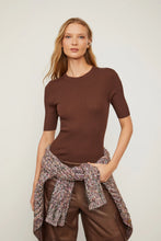 Load image into Gallery viewer, T-SHIRT BASICA CANELADA TRICOT
