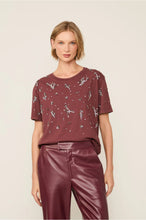 Load image into Gallery viewer, T-SHIRT BORDADA FLORES
