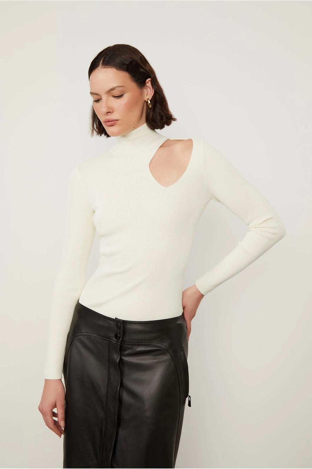 BLUSA MANGA LONGA RECORTE OMBRO TRICOT