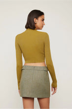 Load image into Gallery viewer, TOP GOLA ALTA CROPPED LUREX DE TRICOT
