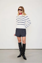 Load image into Gallery viewer, BLUSA DE TRICOT DE PELINHO LISTRAS FINAS
