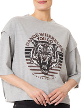 Load image into Gallery viewer, CAMISETA DE MALHA RECORTES SILK TIGRE
