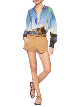 Load image into Gallery viewer, CAMISA LOCALIZADO FOTO PAISAGEM
