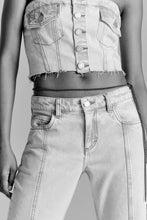 Load image into Gallery viewer, TOP JEANS DECOTE RETO COM BOTOES
