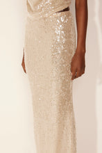 Load image into Gallery viewer, FRONT-ONLY DEGAGE SCALLOPS TOP + SCALES LONG SKIRT SET
