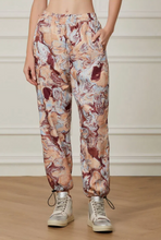 Load image into Gallery viewer, WIND SPORT PANT

