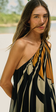 Load image into Gallery viewer, VESTIDO OMBRO SO ENG LEQUE DE TUCANO
