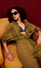 Load image into Gallery viewer, PARKA DE NYLON LEVE ALONGADA
