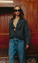 Load image into Gallery viewer, CALCA JEANS PANTALONA COM ELASTICO
