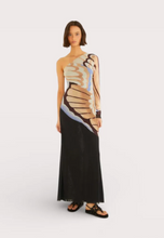 Load image into Gallery viewer, VESTIDO TULE OMBRO SO ASA DE BORBOLETA
