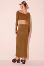 Load image into Gallery viewer, BLUSA CROPPED + SAIA LONGA GOTAS DOURADO SET
