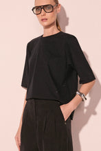 Load image into Gallery viewer, CAMISETA MANGA CURTA ESTELAR PRETO
